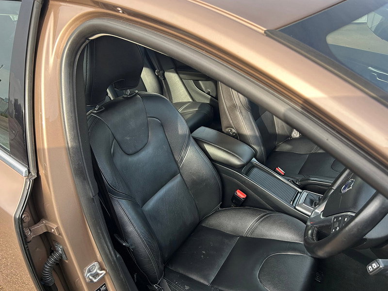 Volvo V40 2.0 D2 SE Lux Nav Hatchback 5dr Diesel Auto Euro 6 (s/s) (120 ps) 5dr Automatic 2026