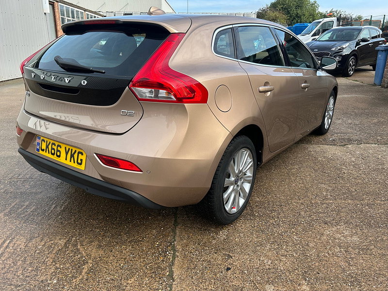 Volvo V40 2.0 D2 SE Lux Nav Hatchback 5dr Diesel Auto Euro 6 (s/s) (120 ps) 5dr Automatic 2026