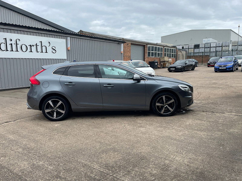 Volvo V40 2.0 D3 R-Design Nav Plus Hatchback 5dr Diesel Auto Euro 6 (s/s) (150 ps) 5dr Automatic 2026