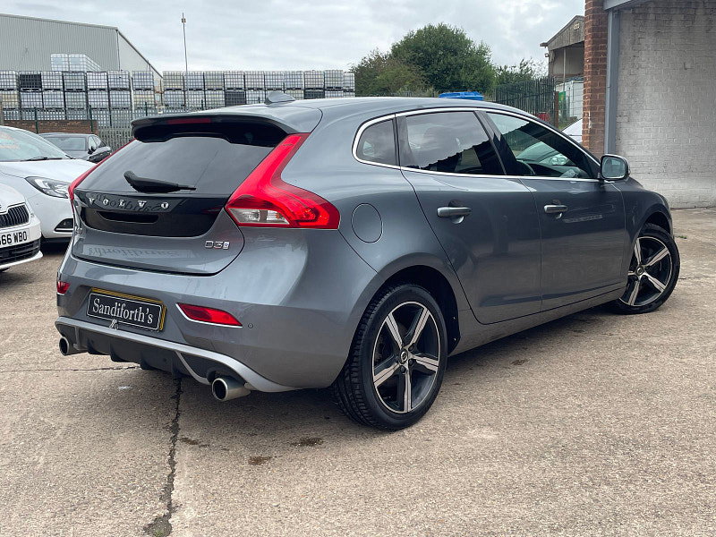 Volvo V40 2.0 D3 R-Design Nav Plus Hatchback 5dr Diesel Auto Euro 6 (s/s) (150 ps) 5dr Automatic 2026
