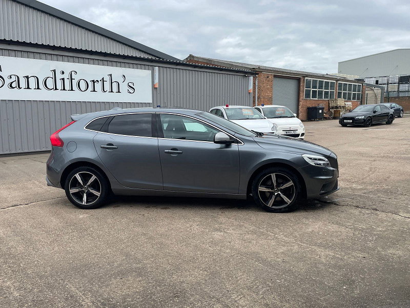 Volvo V40 2.0 D3 R-Design Nav Plus Hatchback 5dr Diesel Auto Euro 6 (s/s) (150 ps) 5dr Automatic 2026
