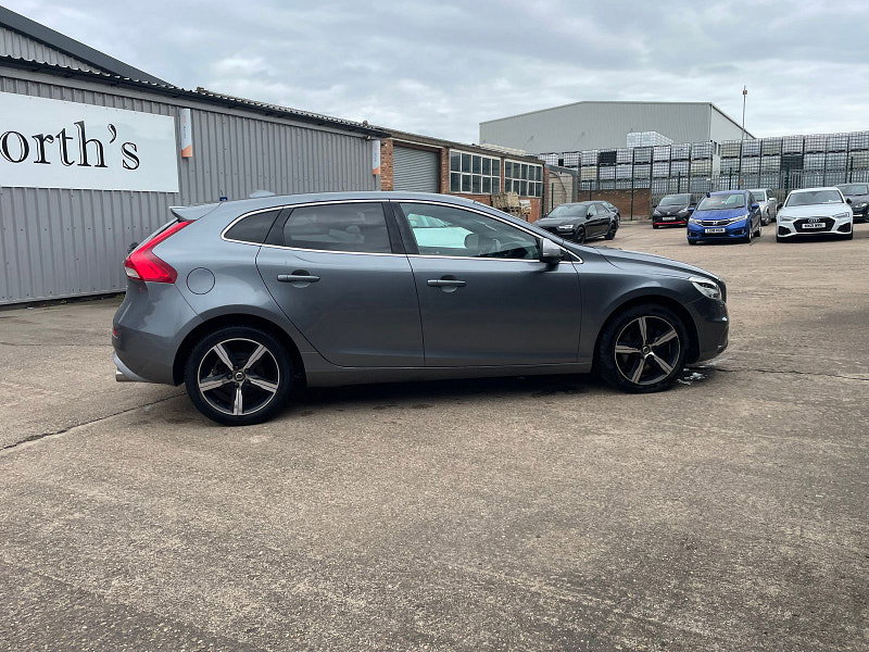 Volvo V40 2.0 D3 R-Design Nav Plus Hatchback 5dr Diesel Auto Euro 6 (s/s) (150 ps) 5dr Automatic 2026