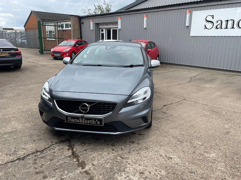 Volvo V40 2.0 D3 R-Design Nav Plus Hatchback 5dr Diesel Auto Euro 6 (s/s) (150 ps) 5dr Automatic 2026