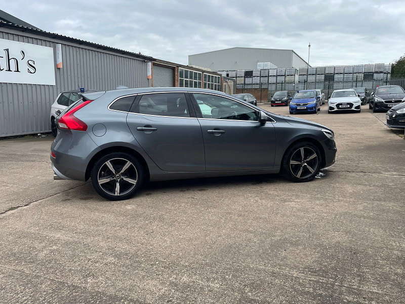 Volvo V40 2.0 D3 R-Design Nav Plus Hatchback 5dr Diesel Auto Euro 6 (s/s) (150 ps) 5dr Automatic 2026