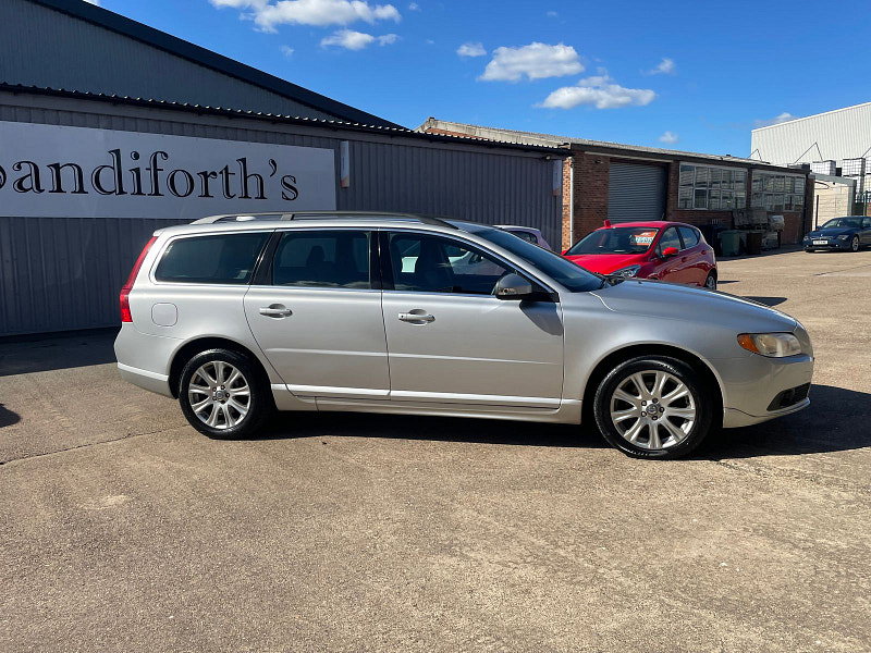 Volvo V70 2.0D SE Estate 5dr Diesel Manual Euro 4 (136 ps) 5dr Manual 2026