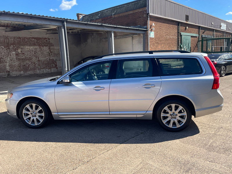 Volvo V70 2.0D SE Estate 5dr Diesel Manual Euro 4 (136 ps) 5dr Manual 2026