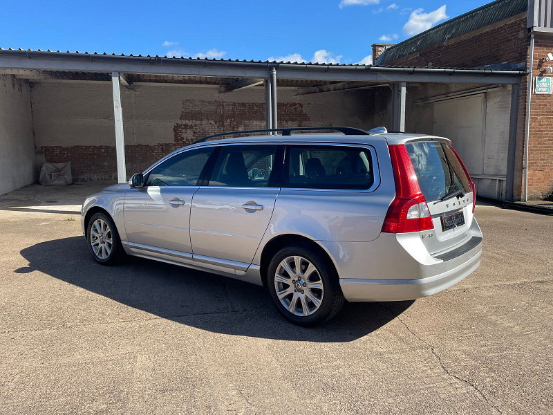 Volvo V70 2.0D SE Estate 5dr Diesel Manual Euro 4 (136 ps) 5dr Manual 2026