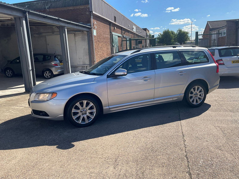 Volvo V70 2.0D SE Estate 5dr Diesel Manual Euro 4 (136 ps) 5dr Manual 2026