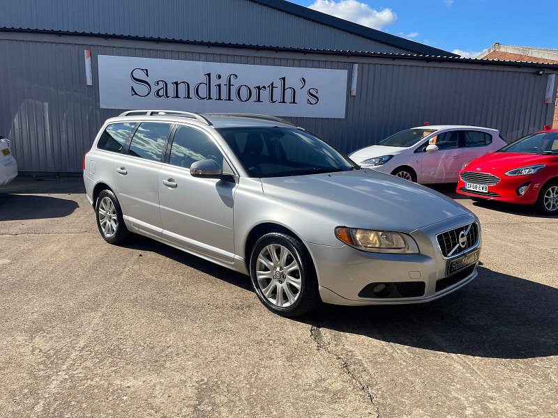 Volvo V70 2.0D SE Estate 5dr Diesel Manual Euro 4 (136 ps) 5dr Manual 2026