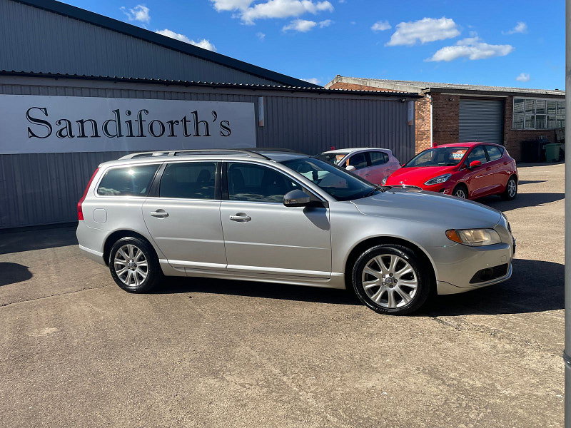 Volvo V70 2.0D SE Estate 5dr Diesel Manual Euro 4 (136 ps) 5dr Manual 2026