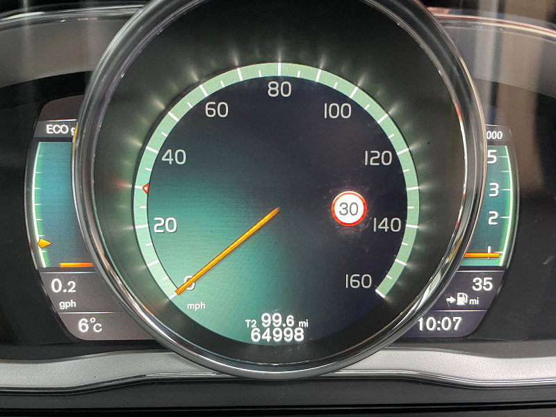 Volvo XC60 2.4 D5 R-Design Lux Nav SUV 5dr Diesel Auto AWD Euro 6 (s/s) (220 ps) 5dr Automatic 2026