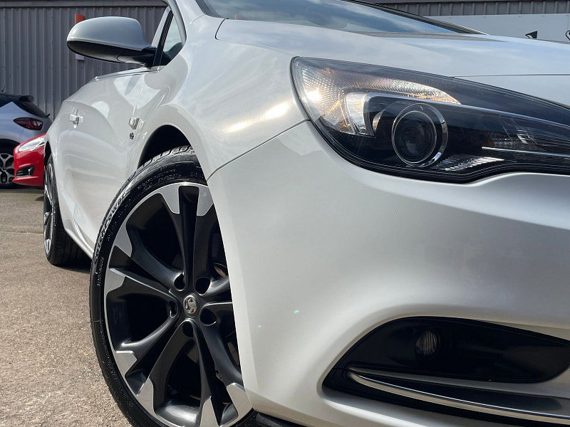 Vauxhall Cascada 2.0 CDTi Elite Convertible 2dr Diesel Manual Euro 5 (s/s) (165 ps) Full Black Leather, 30k From New 2dr Manual 2026