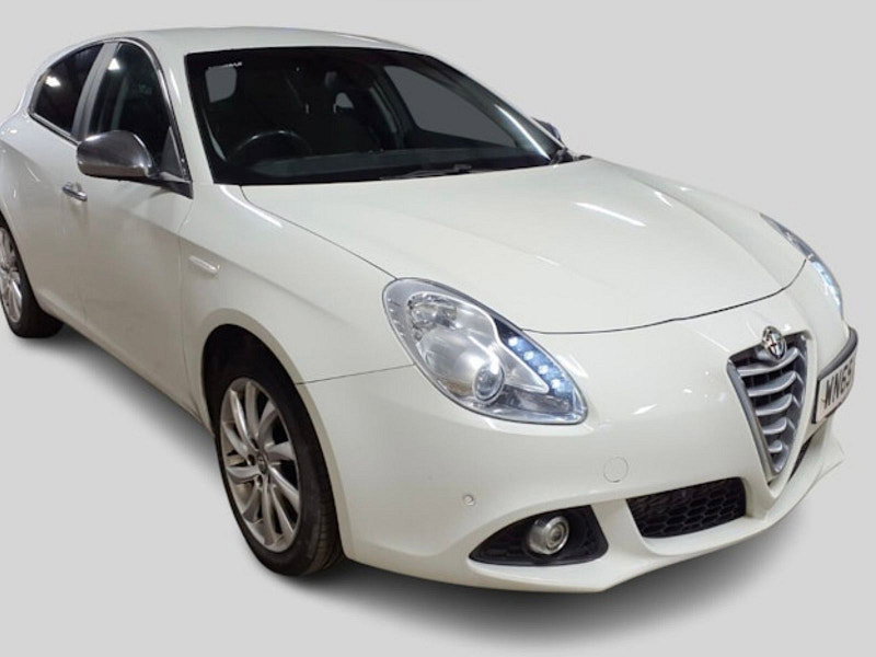 2015 Alfa Romeo Giulietta in White, photo 1 of 7