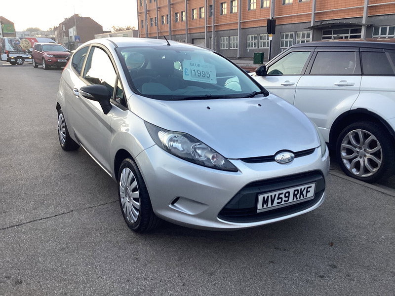 2009 Ford Fiesta in Silver, photo 1 of 12
