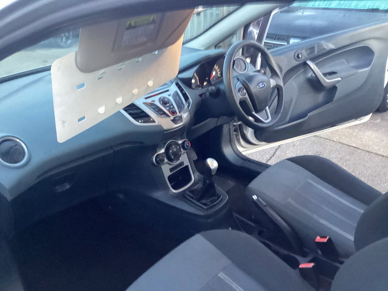 2009 Ford Fiesta in Silver, photo 10 of 12