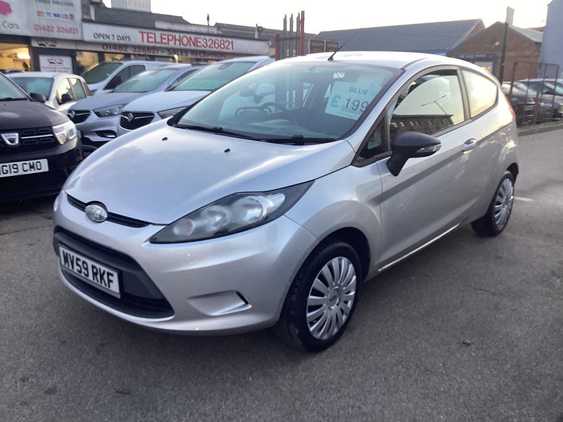 2009 Ford Fiesta in Silver, photo 2 of 12