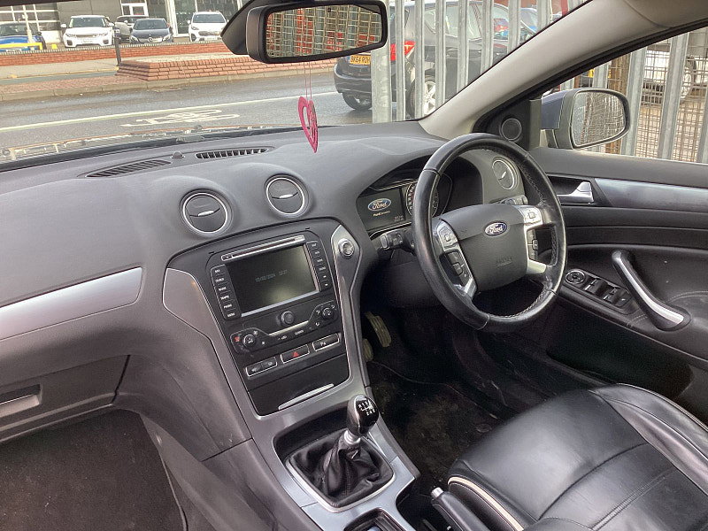 2014 Ford Mondeo in GREY, photo 11 of 17