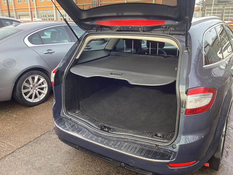2014 Ford Mondeo in GREY, photo 7 of 17