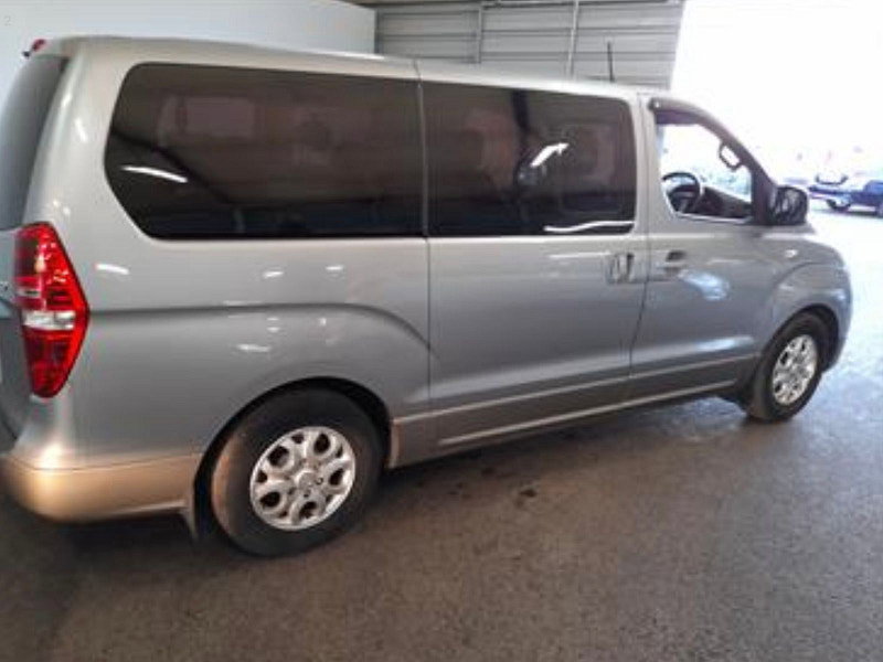 2014 Hyundai I800 in SILVER, photo 4 of 13