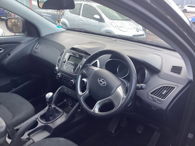 2010 Hyundai IX35 in BLACK, photo 10 of 13