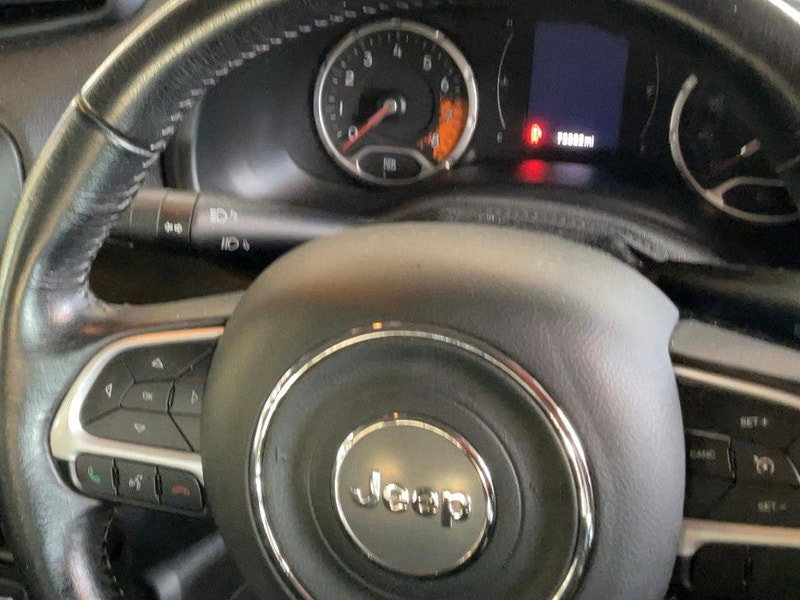 2017 Jeep Renegade in Grey, photo 4 of 7