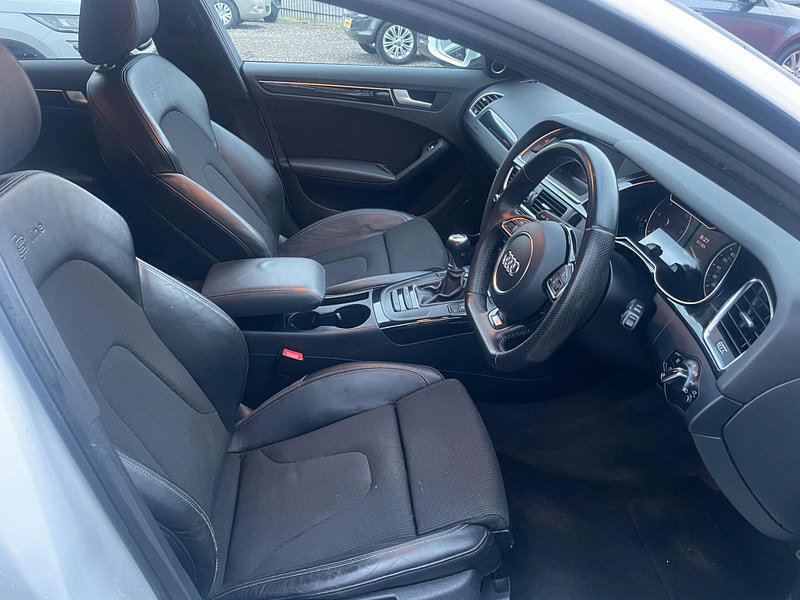 Audi A4 Avant 2.0 TDI Black Edition Euro 5 (s/s) 5dr