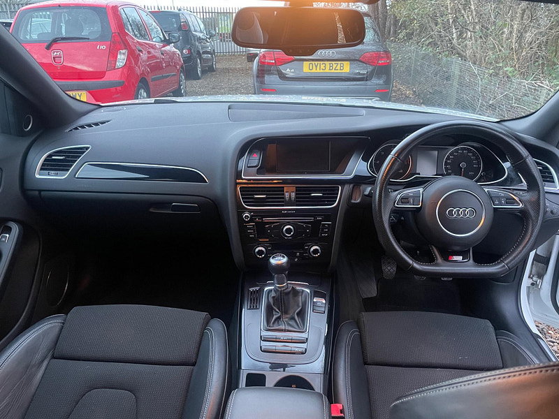 Audi A4 Avant 2.0 TDI Black Edition Euro 5 (s/s) 5dr