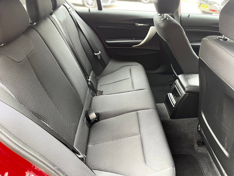 BMW 1 Series 1.6 116i SE Hatchback 5dr Petrol Auto Euro 5 (s/s) (136 ps)