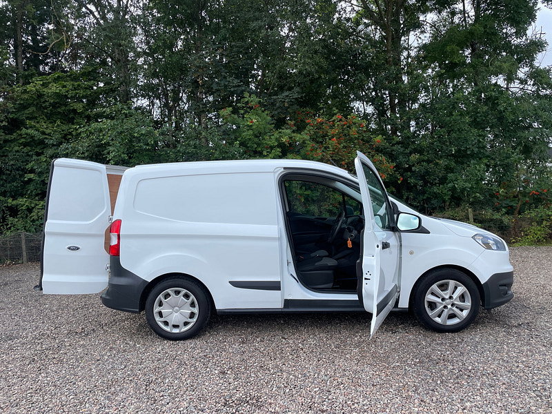 Ford Transit Courier 1.5 TDCi Panel Van 4dr Diesel Manual L1 Euro 5 (75 ps)