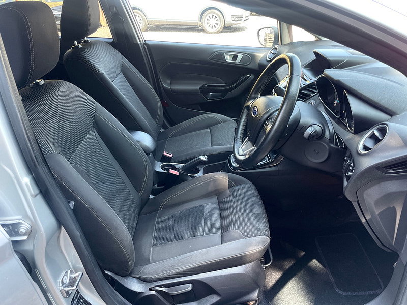 Ford Fiesta 1.0T EcoBoost Titanium Euro 6 (s/s) 5dr