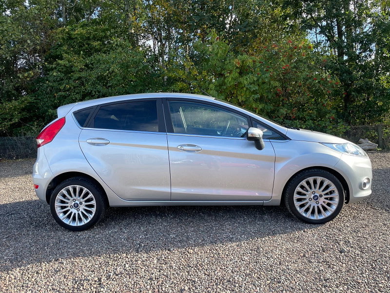 Ford Fiesta 1.4 Titanium Hatchback 5dr Petrol Automatic (154 g/km, 94 bhp)