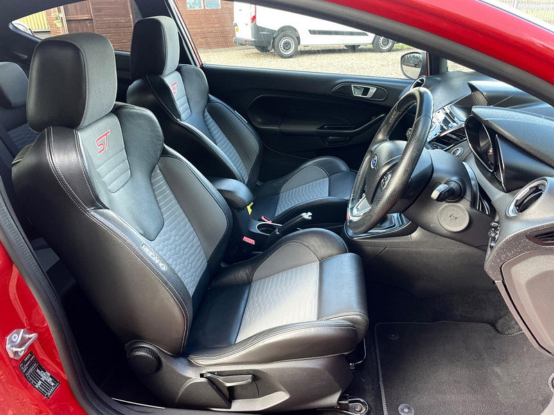 Ford Fiesta 1.6T EcoBoost ST-3 Euro 6 3dr