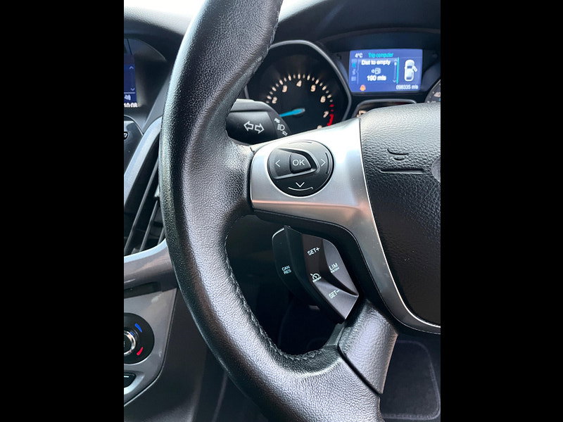 Ford Focus 1.0T EcoBoost Titanium Navigator Euro 5 (s/s) 5dr