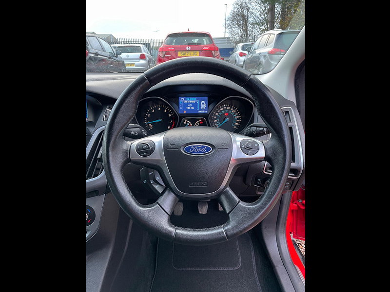 Ford Focus 1.0T EcoBoost Titanium Navigator Euro 5 (s/s) 5dr