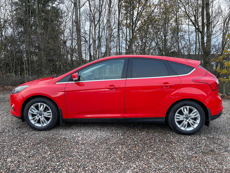 Ford Focus 1.0T EcoBoost Titanium Navigator Euro 5 (s/s) 5dr