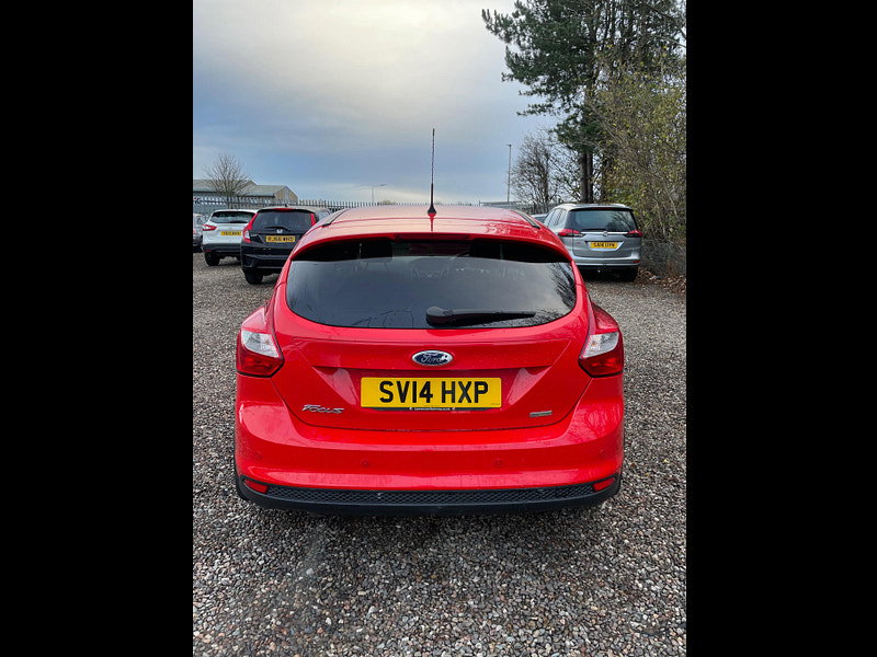 Ford Focus 1.0T EcoBoost Titanium Navigator Euro 5 (s/s) 5dr