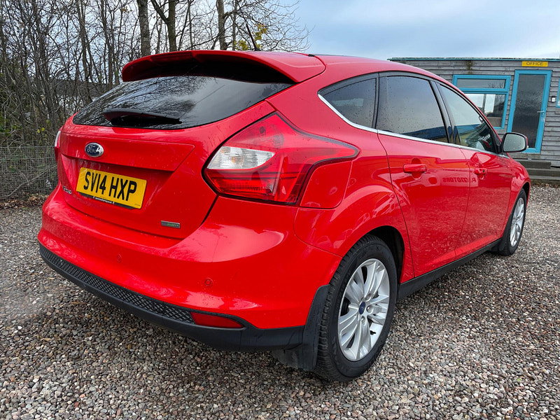 Ford Focus 1.0T EcoBoost Titanium Navigator Euro 5 (s/s) 5dr