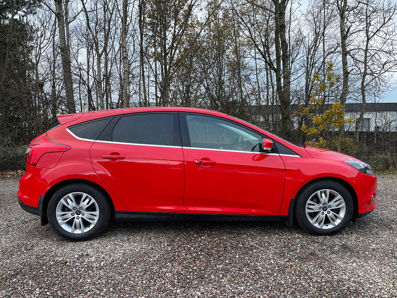 Ford Focus 1.0T EcoBoost Titanium Navigator Euro 5 (s/s) 5dr