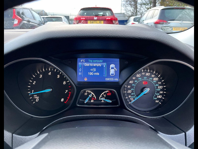 Ford Focus 1.0T EcoBoost Titanium Navigator Euro 5 (s/s) 5dr