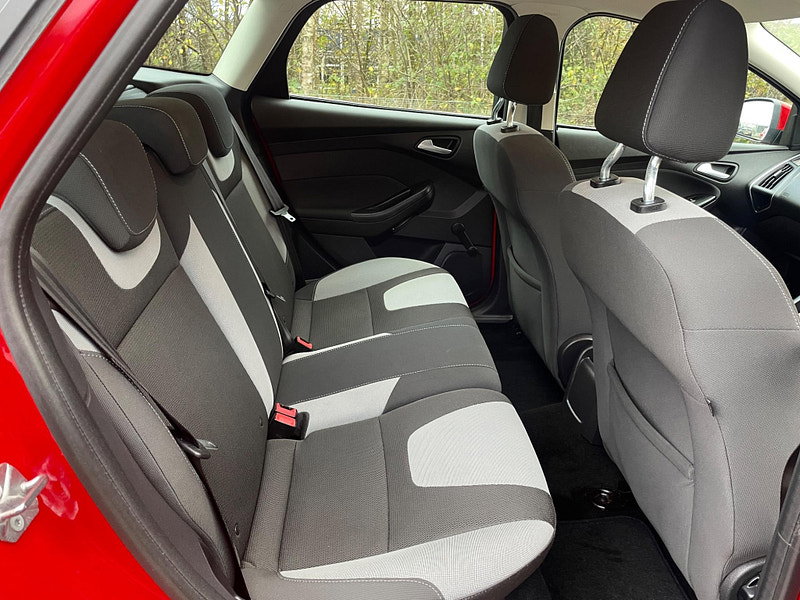 Ford Focus 1.6 TDCi Zetec Euro 5 (s/s) 5dr