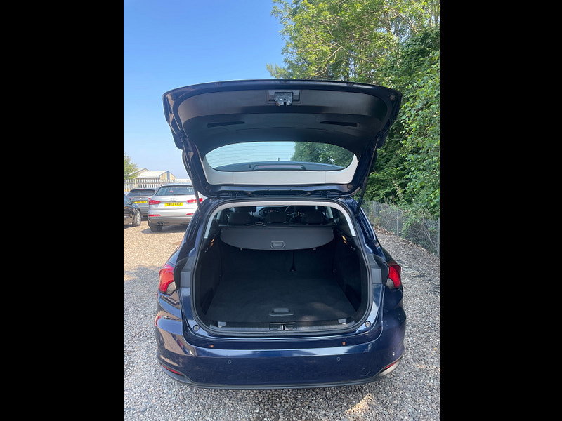 Fiat Tipo 1.4 T-Jet Lounge Estate 5dr Petrol Manual Euro 6 (s/s) (120 bhp)