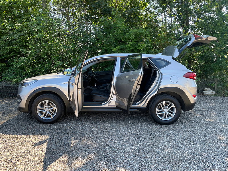 Hyundai Tucson 1.7 CRDi Blue Drive S SUV 5dr Diesel Manual Euro 6 (s/s) (116 ps)