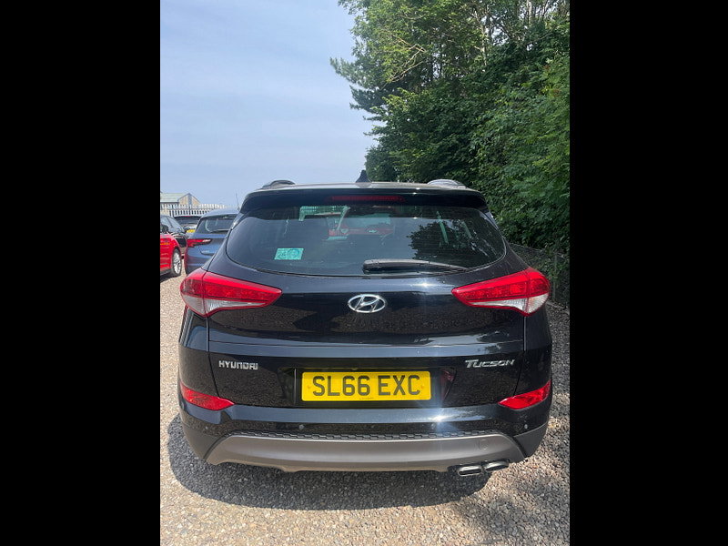 Hyundai Tucson 2.0 CRDi Blue Drive Premium SE SUV 5dr Diesel Manual Euro 6 (s/s) (136 ps)