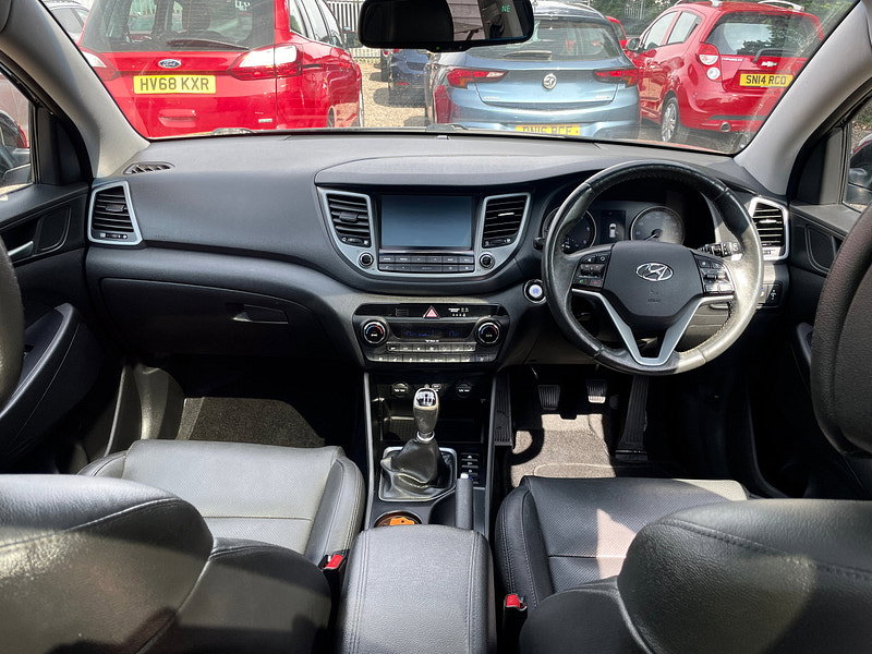 Hyundai Tucson 2.0 CRDi Blue Drive Premium SE SUV 5dr Diesel Manual Euro 6 (s/s) (136 ps)