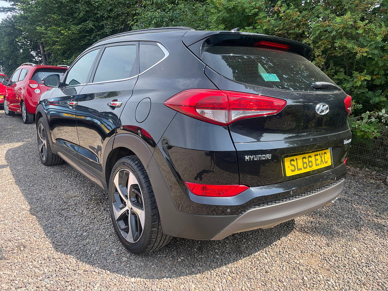 Hyundai Tucson 2.0 CRDi Blue Drive Premium SE SUV 5dr Diesel Manual Euro 6 (s/s) (136 ps)