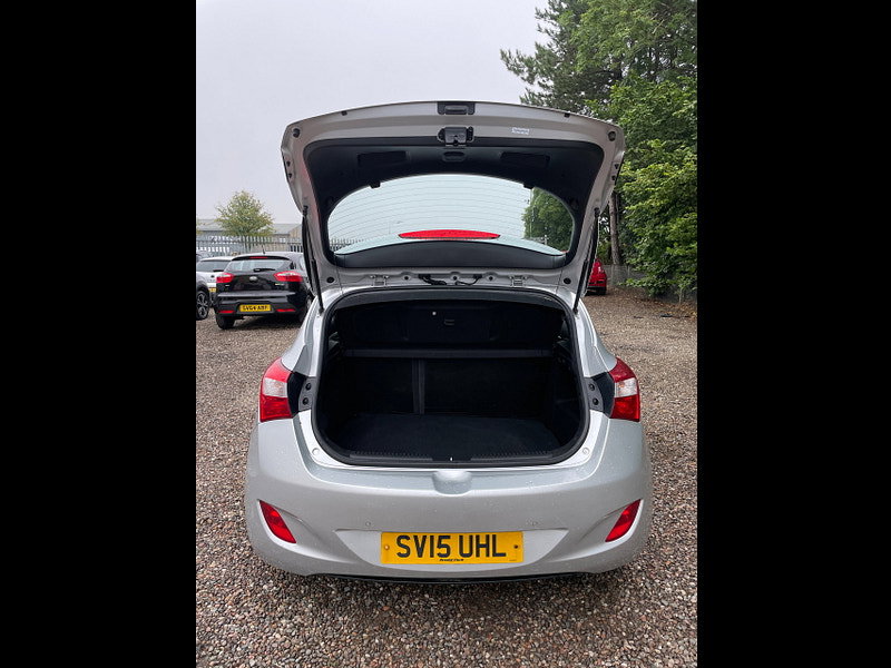 Hyundai I30 1.6 CRDi Blue Drive SE Hatchback 5dr Diesel Manual Euro 6 (s/s) (110 ps)