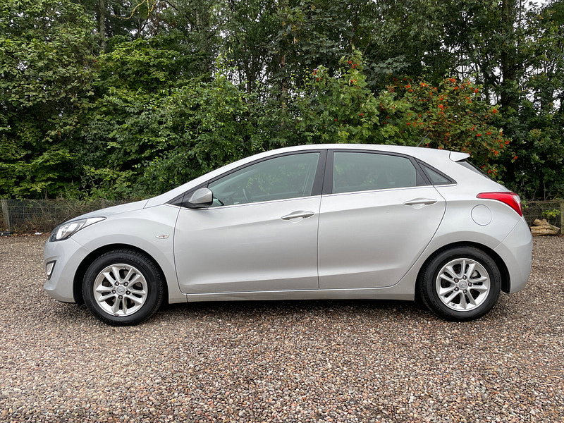 Hyundai I30 1.6 CRDi Blue Drive SE Hatchback 5dr Diesel Manual Euro 6 (s/s) (110 ps)