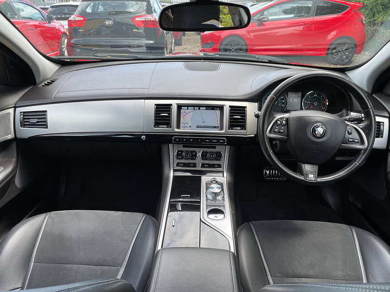 Jaguar XF 2.2d R-Sport Saloon 4dr Diesel Auto Euro 5 (s/s) (200 ps)