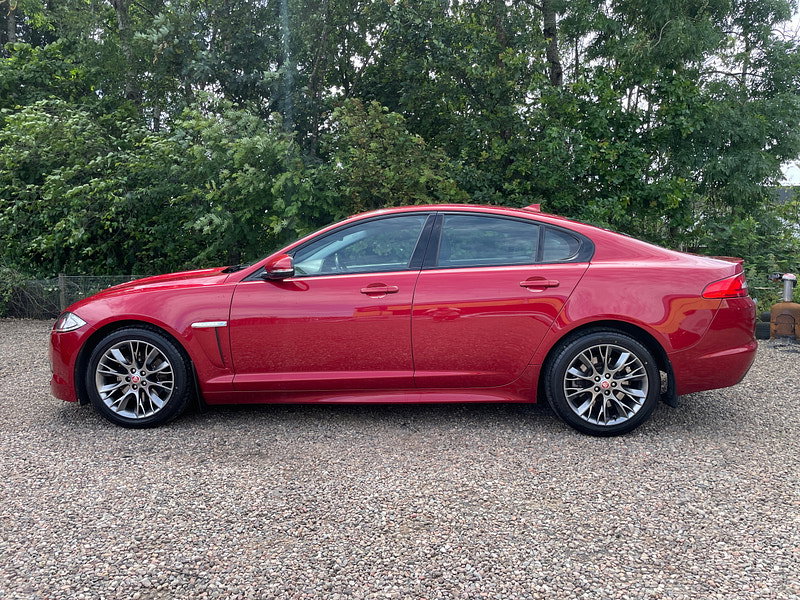Jaguar XF 2.2d R-Sport Saloon 4dr Diesel Auto Euro 5 (s/s) (200 ps)