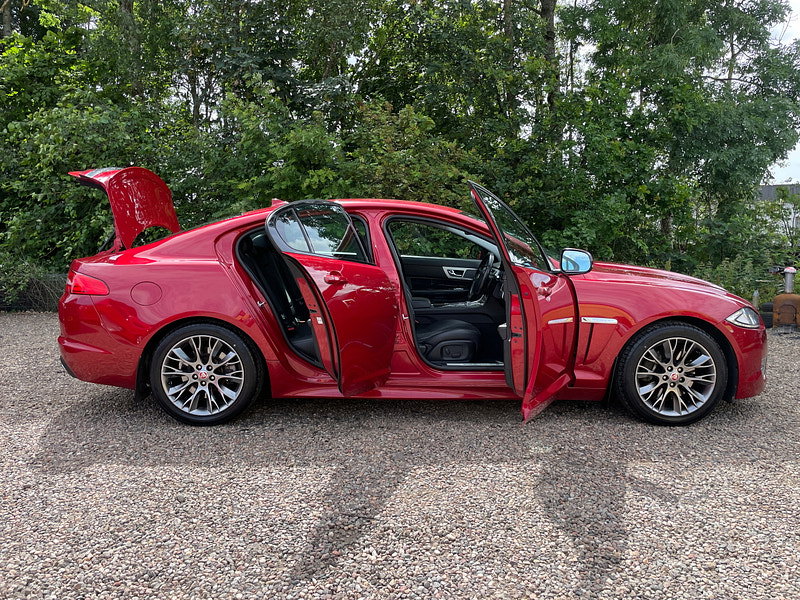 Jaguar XF 2.2d R-Sport Saloon 4dr Diesel Auto Euro 5 (s/s) (200 ps)